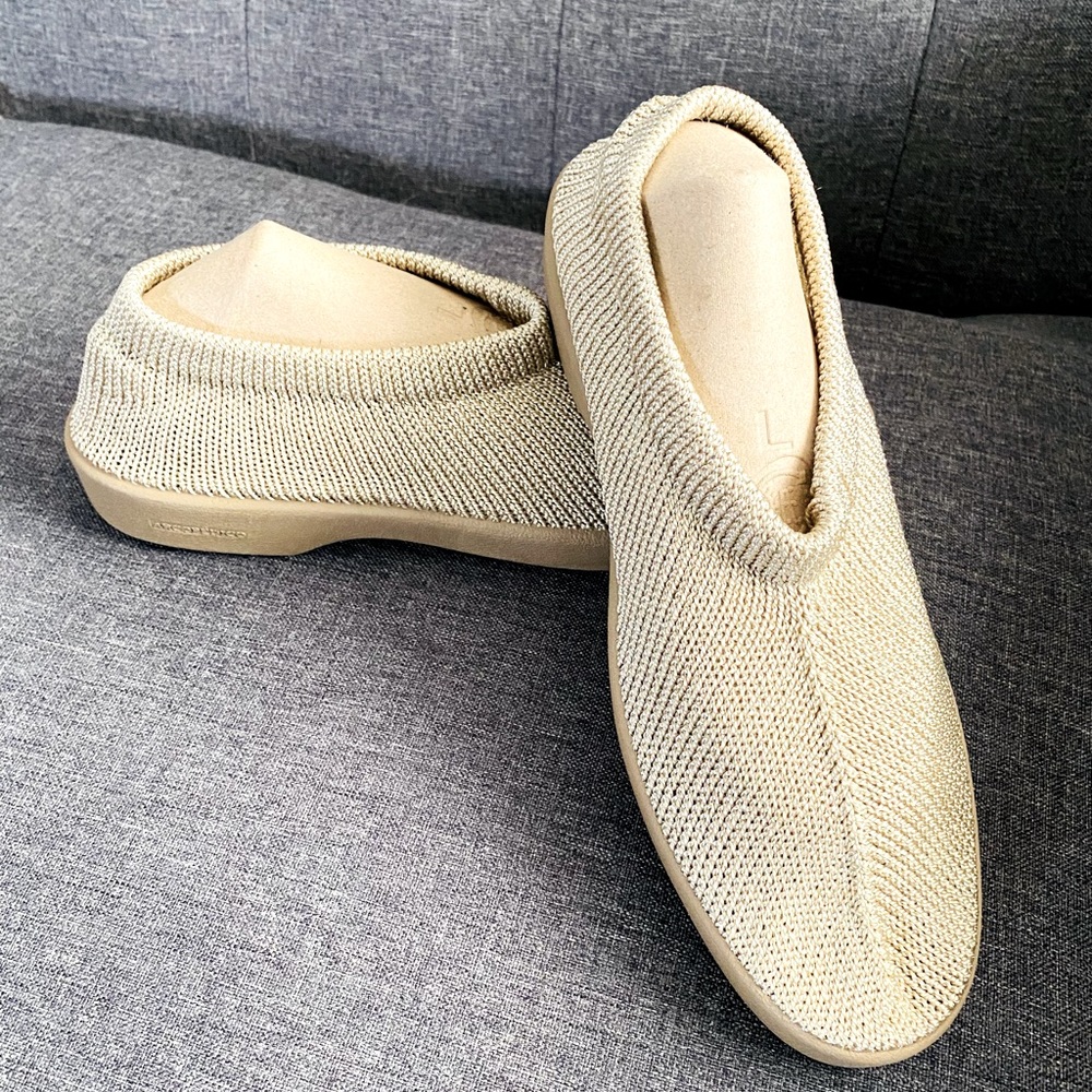 NWOT Arcopedico Sec V Shoe Nylon Knit with patented Twin Arch Support system